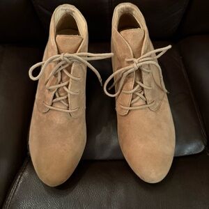 Vionic wedge “Becca” booties, tan suede lace-up with orthotic sole, size 8.5